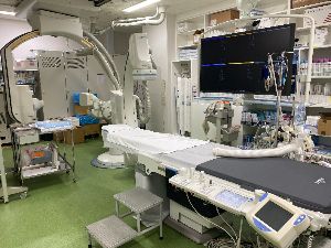 心臓カテーテル検査の血管撮影装置