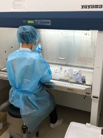 抗がん剤調製中